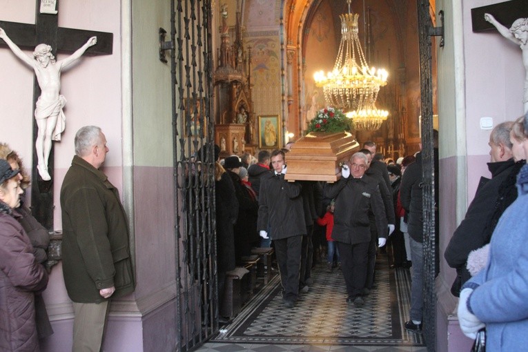 Pogrzeb ks. Adama Łacha - część I