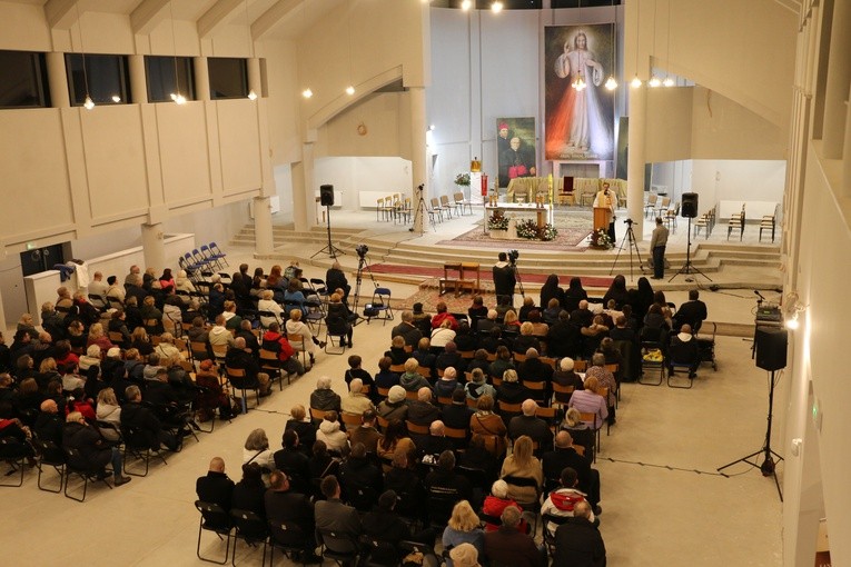 Płock. Święto Miłosierdzia w sanktuarium - cz. 1