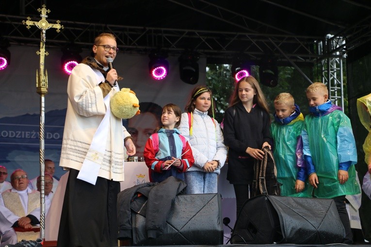 Rostkowo. Pielgrzymka dzieci