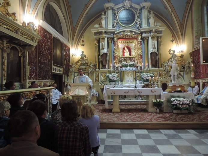 Figura św. Michała Archanioła w Oborach