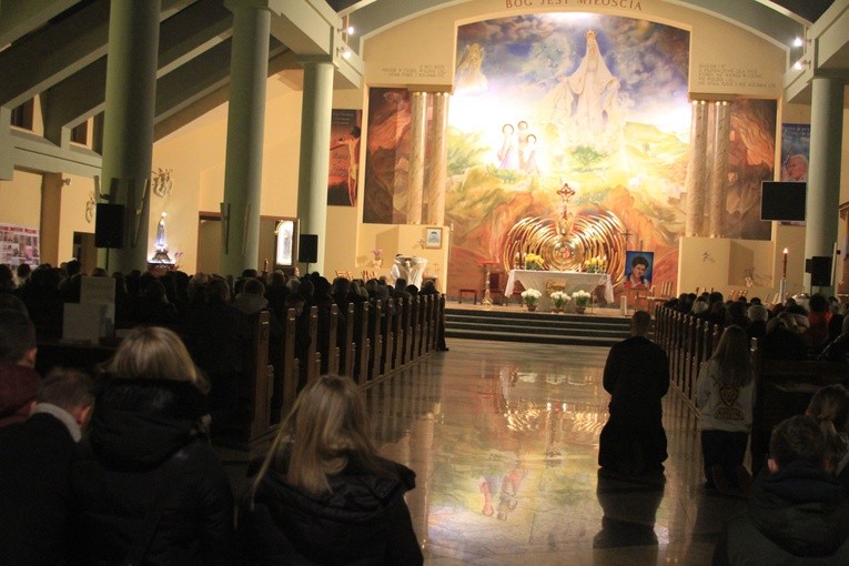 Ciechanów. Spotkanie biskupa Szymona z młodzieżą