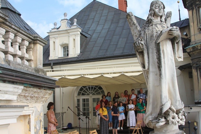 Pielgrzymka na Jasną Górę. Msza św. na szczycie