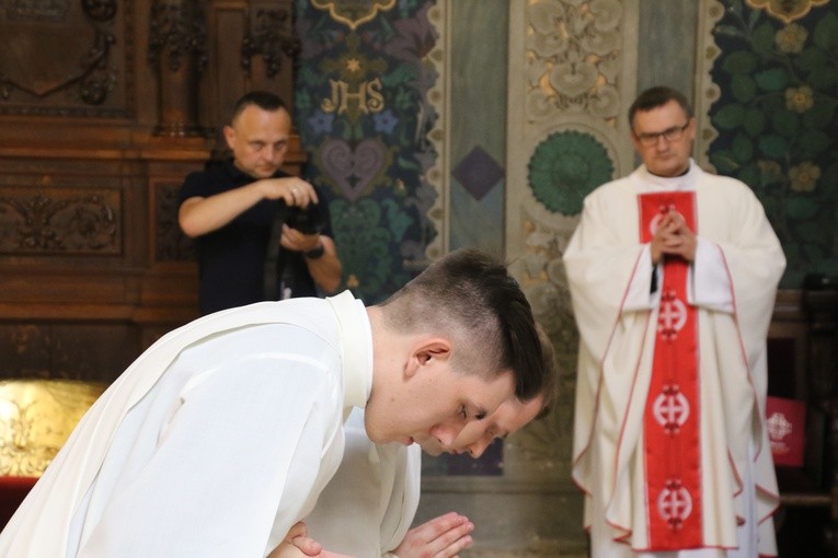 Płock. Święcenia kapłańskie - cz. 1