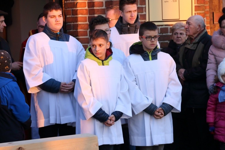 Jegłownik - Droga Krzyżowa ulicami miejscowości