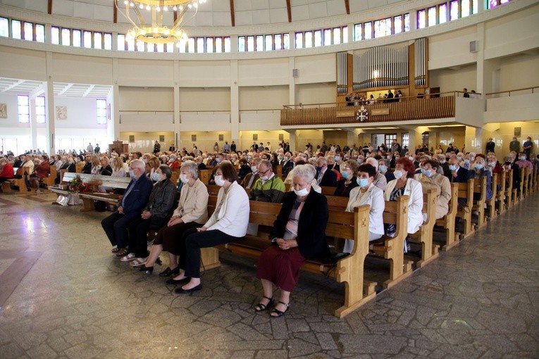 Płock. 40-lecie parafii pw. św. Jadwigi Królowej