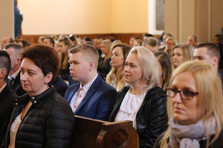 Bierzmowanie w makowskiej farze