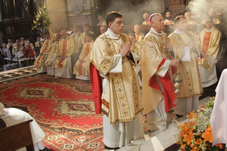 Płock. Święcenia kapłańskie - część 2.