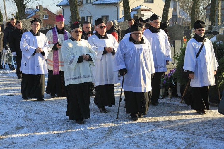 Czermno. Pogrzeb ks. Tadeusza Żerdziewskiego