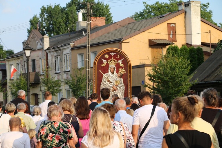 Czerwińsk n. Wisłą. Procesja w wigilię uroczystości Wniebowzięcia NMP