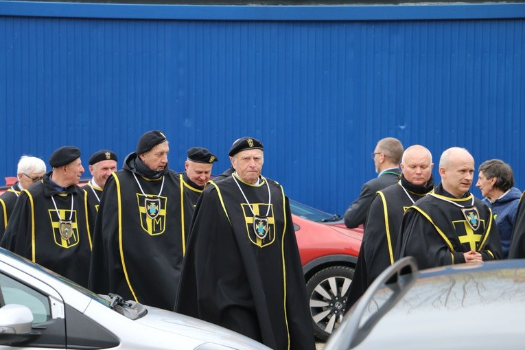 Płock. Dziękczynna modlitwa pod oknem papieskim