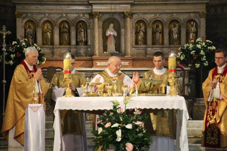 Płock. Obchody 100. rocznicy chrztu św. Jana Pawła II