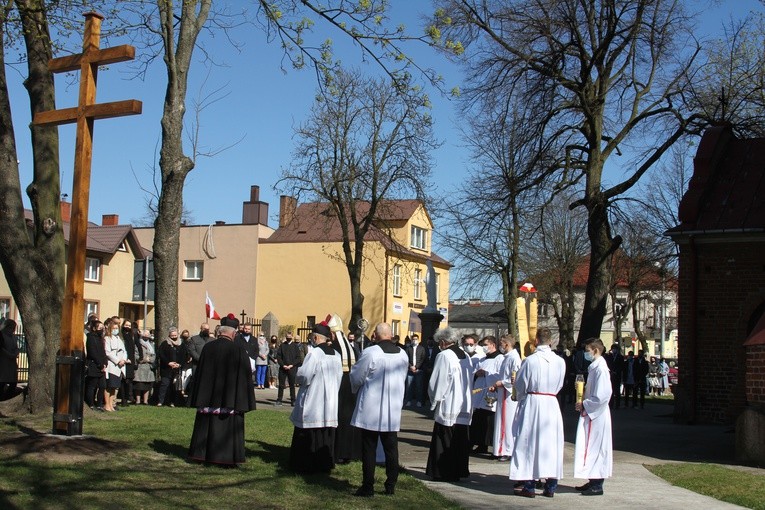 Maków Mazowiecki. Poświęcenie krzyża morowego