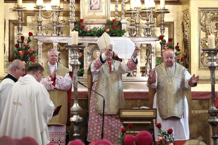 Ingres abp. Marka Jędraszewskiego do katedry na Wawelu