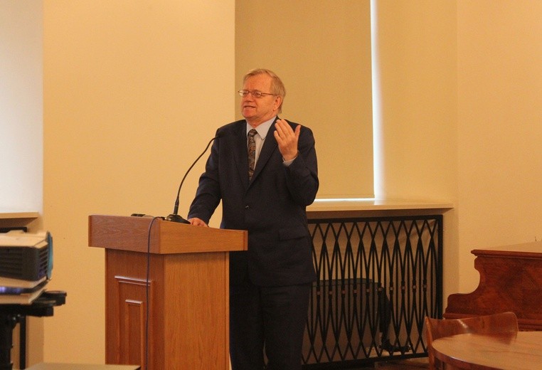 IX sympozjum AK