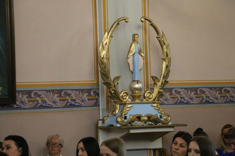 Szyszki. Poświęcenie odnowionego wnętrza kościoła