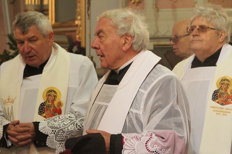 Dąbrowa. Nawiedzenie w parafii św. Stanisława BM