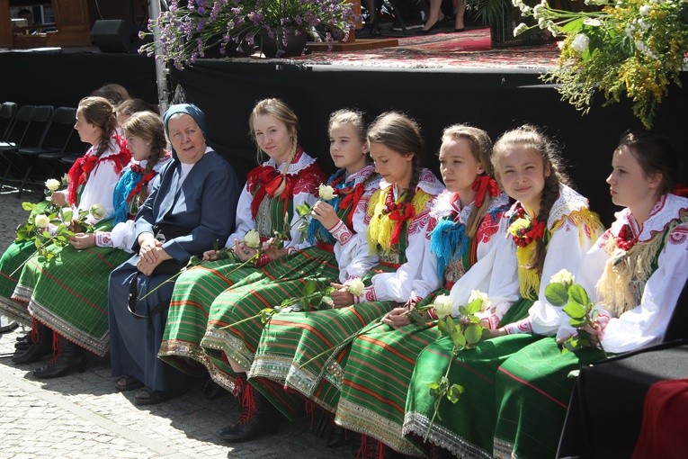 Ewangelizacja przed katedrą. 2