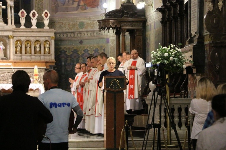 Pielgrzymka na Jasną Górę. Msza św. w katedrze cz. 2