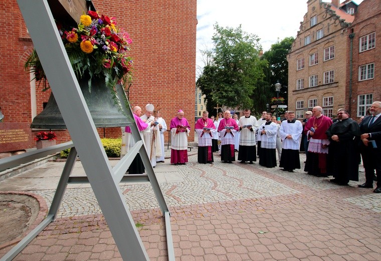 Elbląg-Straszewo: "Dzwony Pokoju dla Europy"