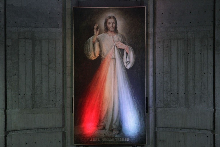 Płock. Pierwsza Msza św. w budowanym sanktuarium Bożego Miłosierdzia