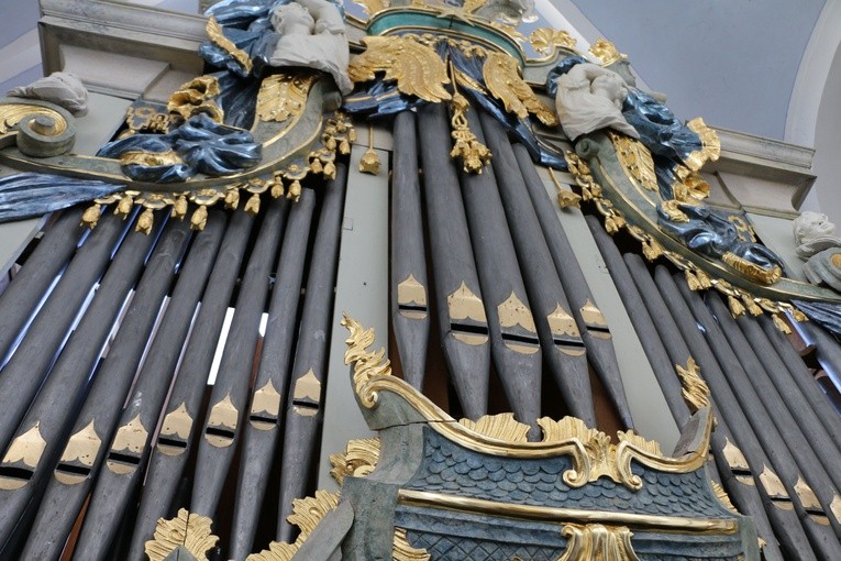 W kościołach preferowana jest muzyka organowa