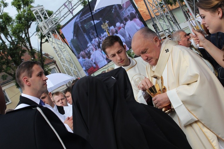 Pułtusk. Msza św. na rozpoczęcie nawiedzenia. Cz. 2