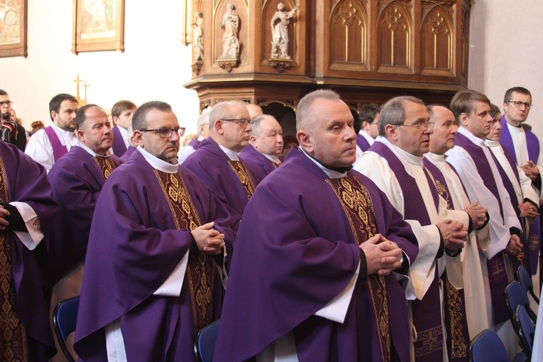 Pogrzeb ks. Adama Łacha - część I