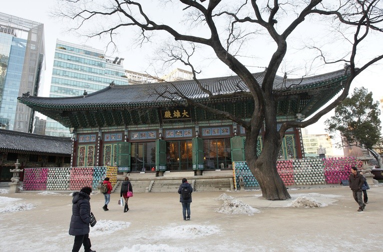 Tylko trzy nowe przypadki koronawirusa w Korei Płd. - najmniej od 18 lutego