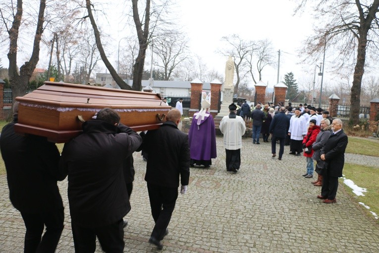 Płock - Radziwie. Pogrzeb ks. kan. Zygmunta Karpa