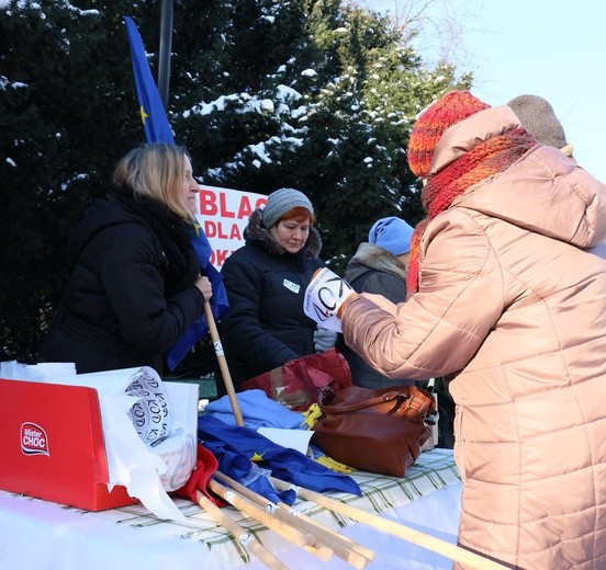 Demonstaracja KOD-u w Elblągu 
