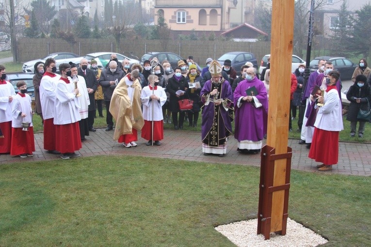 Ciechanów. Poświęcenie krzyża morowego