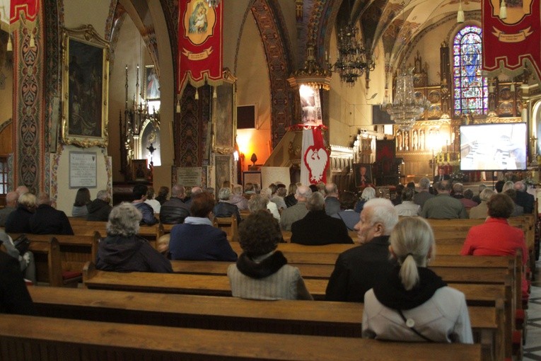 Ciechanów. Wieczory organowe w farze