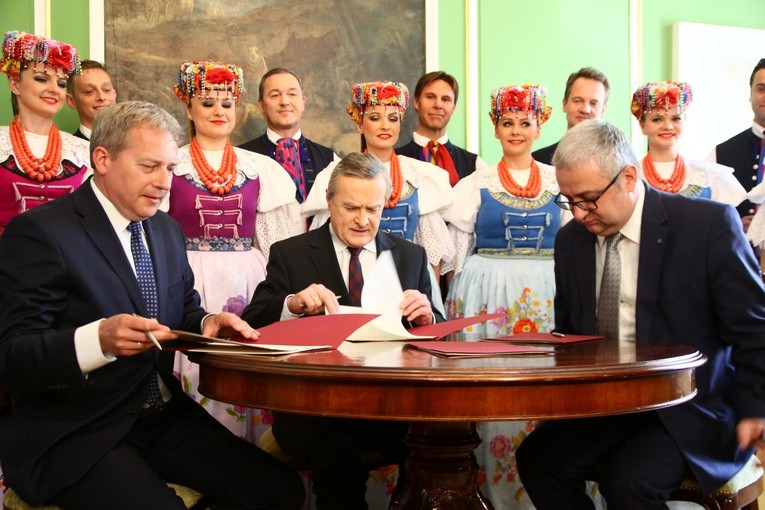 Podpisanie umowy o wspólnym prowadzeniu ZPiT "Śląsk"