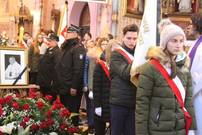 Pogrzeb ks. Adama Łacha - część I