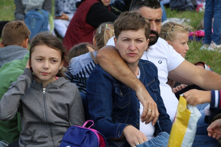 Rostkowo. Pielgrzymka dzieci (część II)