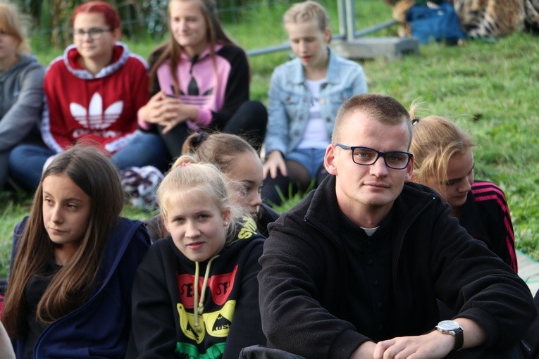 Rostkowo. Pielgrzymka młodzieży