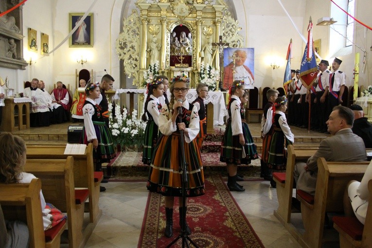 Poświęcenie prac remonotowo-budowlanych w kościele św. Anny w Kobylnikach 
