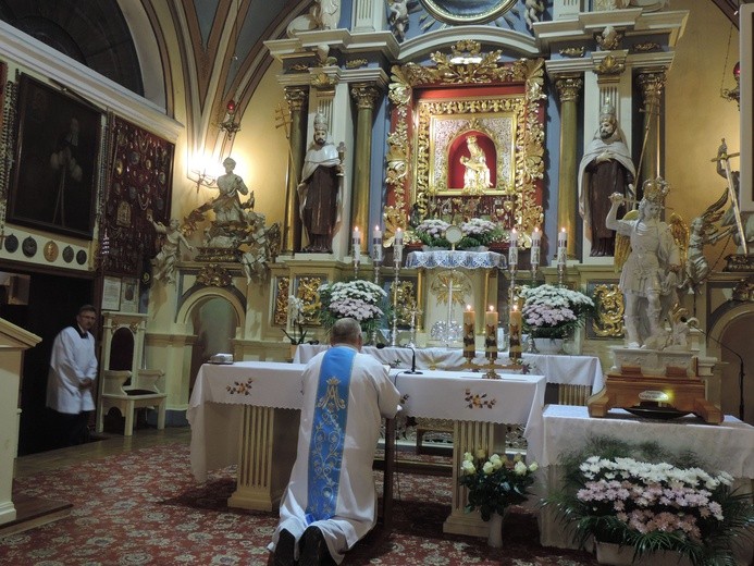 Figura św. Michała Archanioła w Oborach