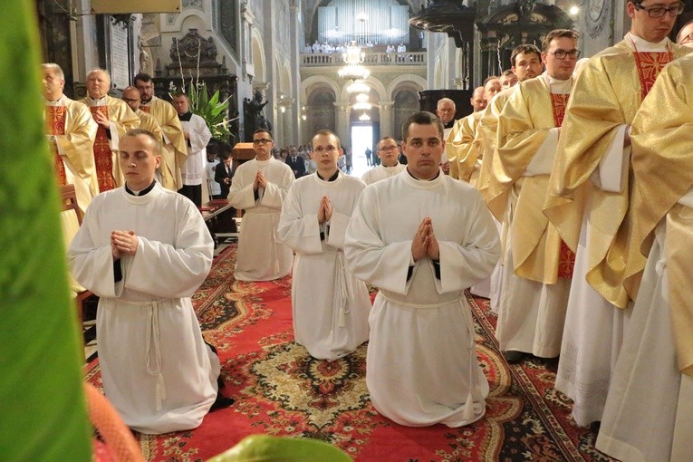 Święcenia diakonatu