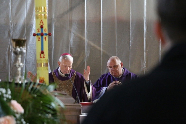 Lekowo. Pogrzeb ks. Tadeusza Janowskiego