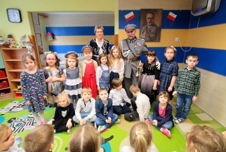 Imieniny marszałka w przedszkolu