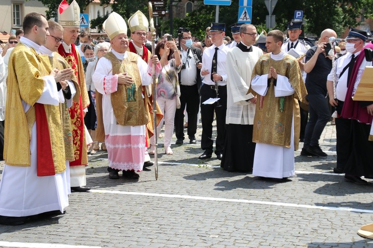 Płock. Poświęcenie mozaiki w oknie papieskim