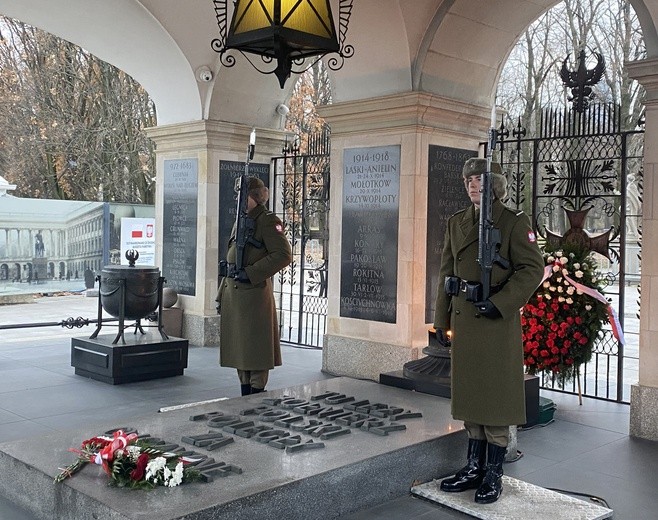 Grób Nieznanego Żołnierza ma 100 lat