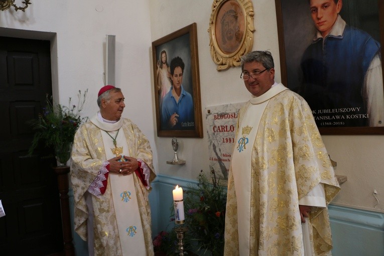 Popowo Kościelne. Wprowadzenie relikwii bł. Carla Acutisa