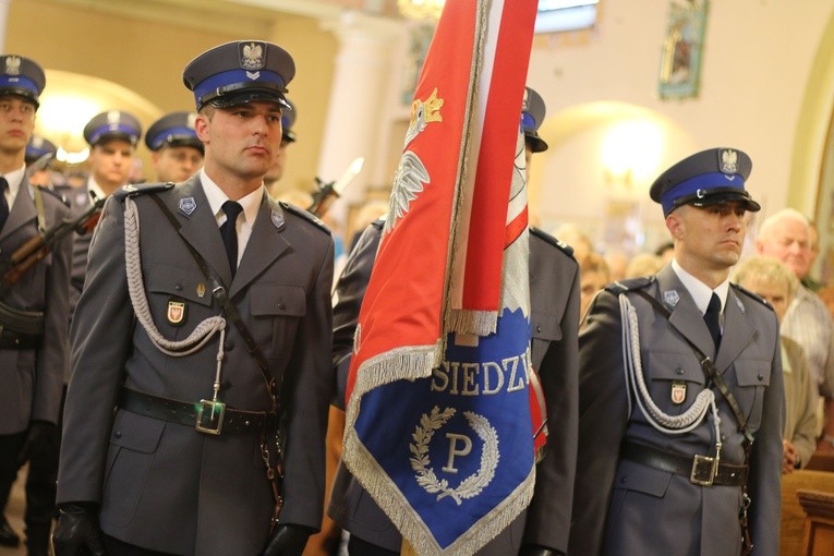 Sztandar dla policji w Przasnyszu