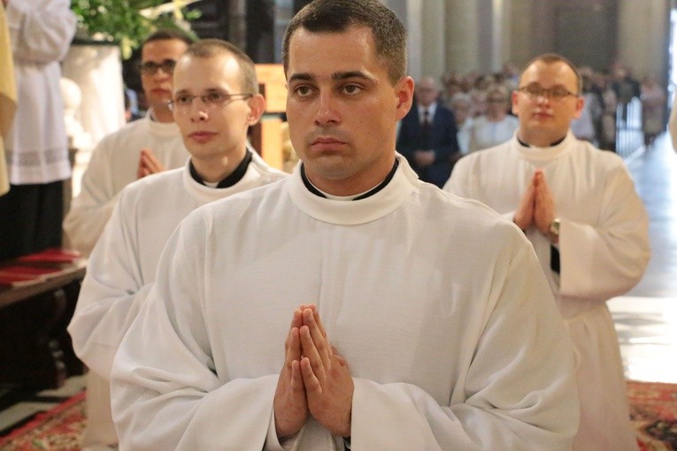 Święcenia diakonatu