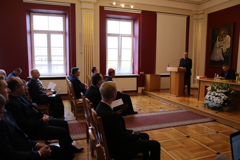 Sympozjum WSD. Obrady na Sali Biskupów