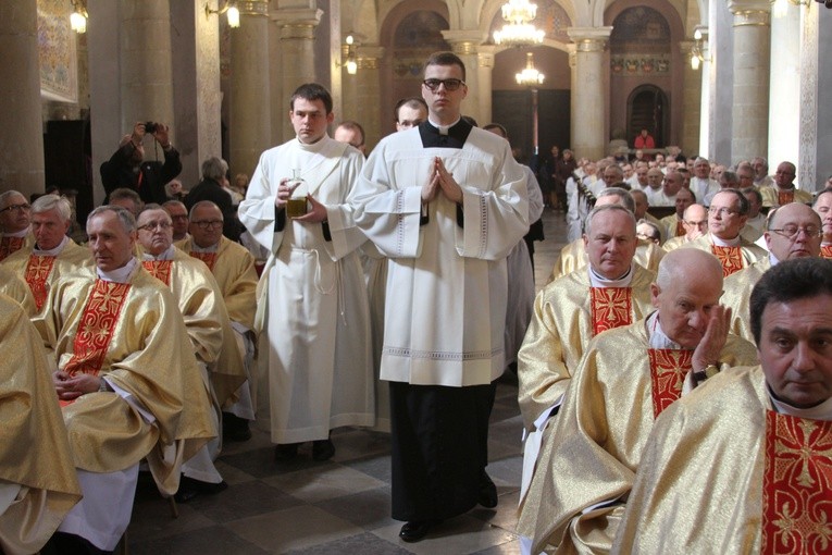 Msza krzyżma cz. 1