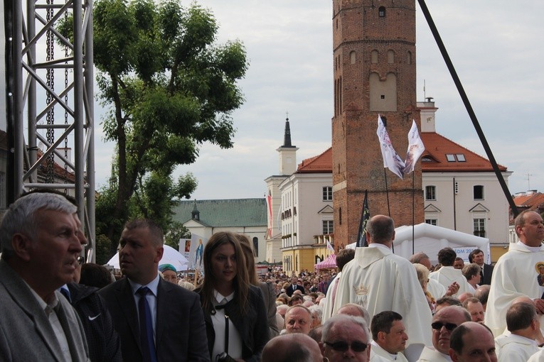 Pułtusk. Msza św. na rozpoczęcie nawiedzenia. Cz. 2