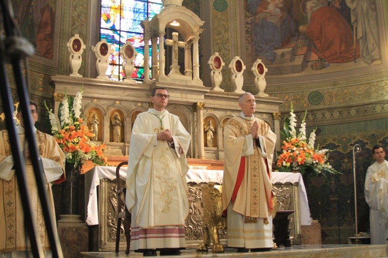 Płock. Święcenia kapłańskie - część 1.
